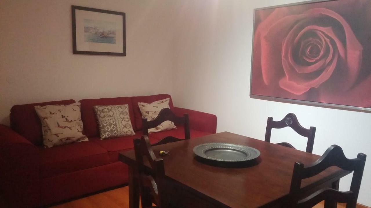 Encarnacao Metro 1/2 Apartment Lisbon Bagian luar foto